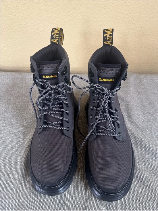 Dr. Martens \
